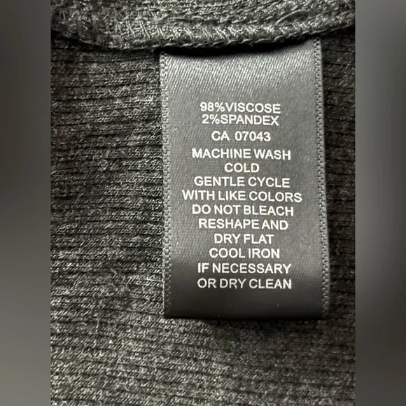 CABLE & GAUGE DARK GREY THIN KNIT VEST - Picture 15 of 16